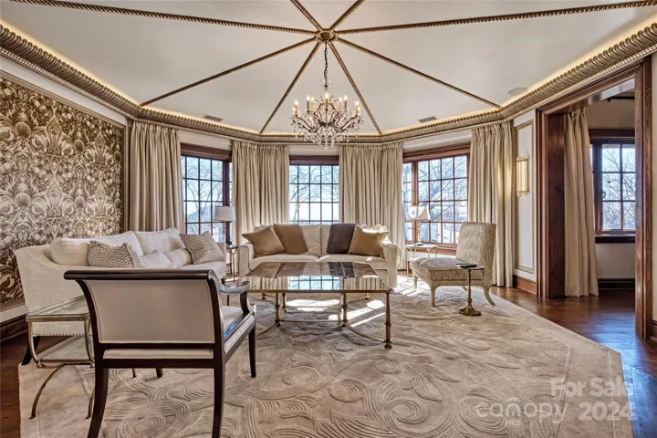 owner salon sitting room