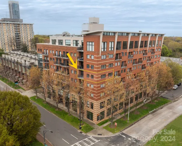 Welcome to 715 N Church Street! Unit 508 is outlined in yellow.