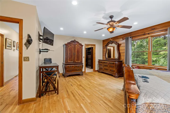 Main Level-Primary Suite