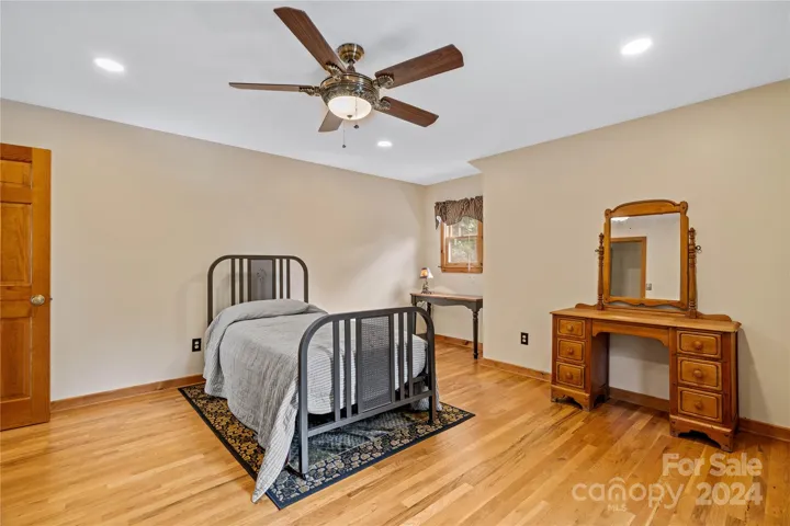 Upper Level-Bedroom #3