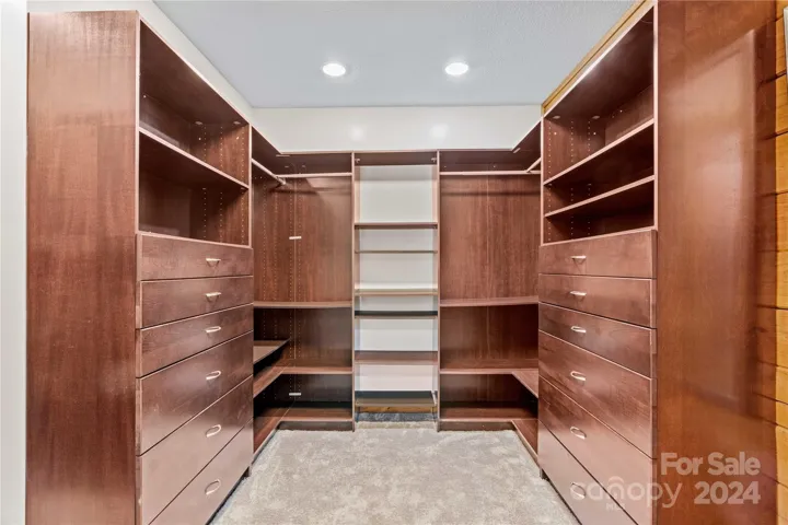 Main Level-Walk-In Closet