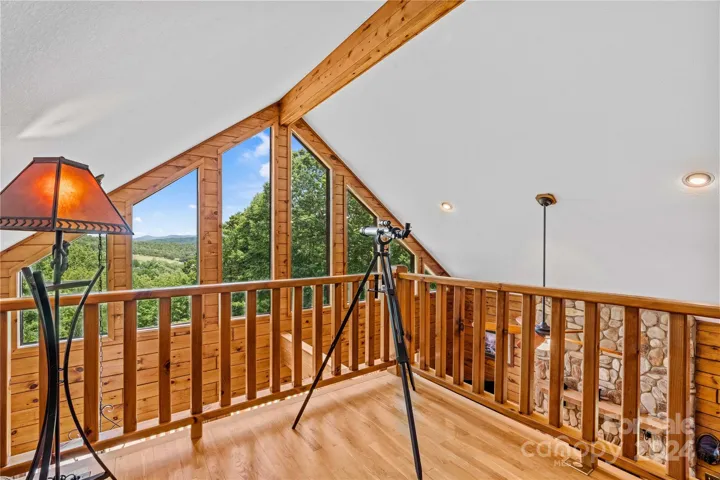 2nd level-Loft