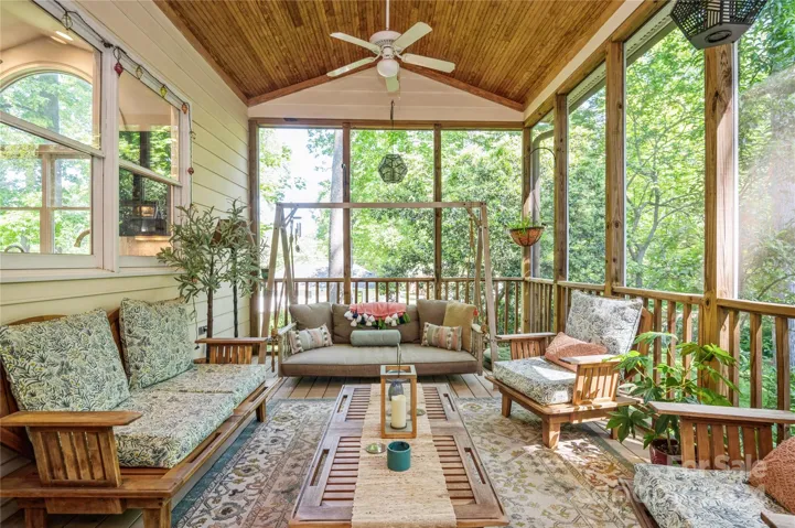 Fabulous Screened Porch