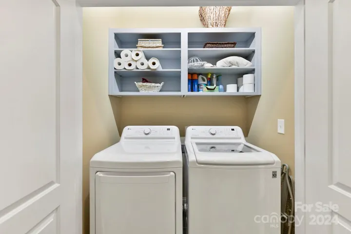 Lowere Level washer/dryer area