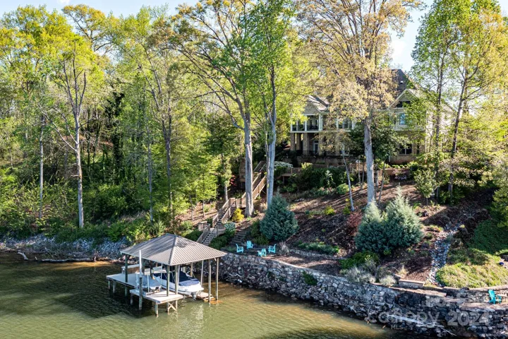Lakefront Paradise