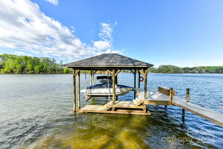 Stationary Dock/hoist