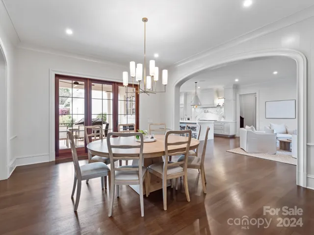 Beautiful dining space!