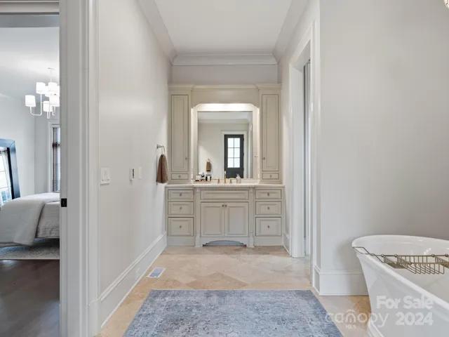 "His" sink area