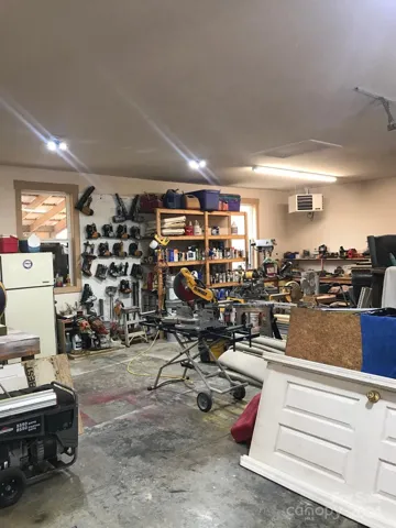 1800' of Workshop