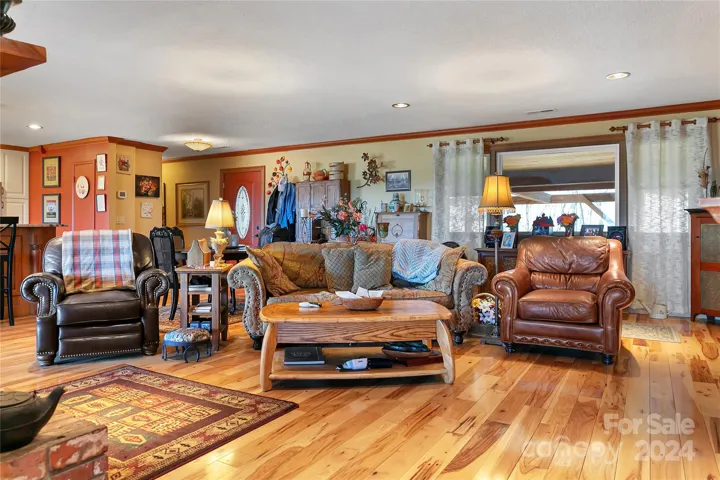 Beautiful Hickory Floors in Living Area