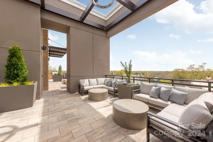Lounge at the highest point in Eastover