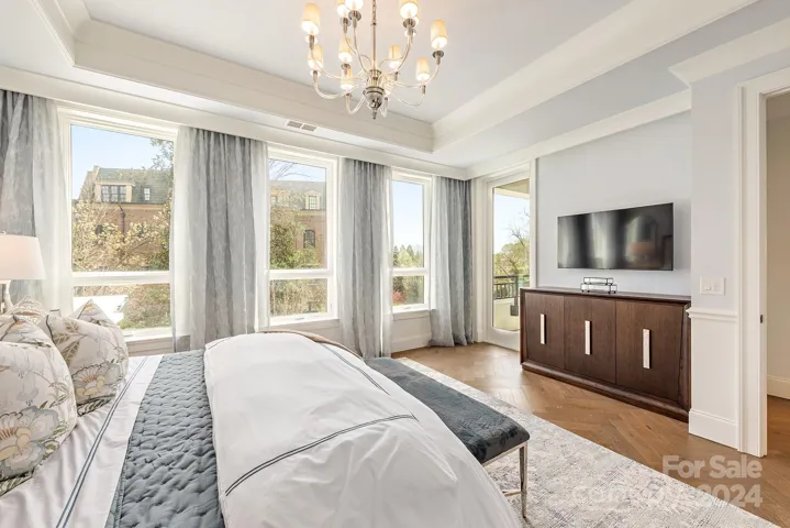 All pictures are of the Model, units finishes and floor plans vary.