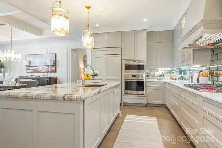All pictures are of the Model, units finishes and floor plans vary.