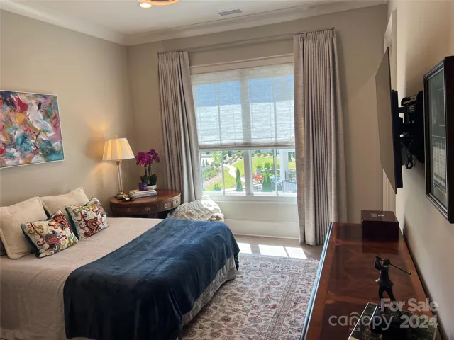 2nd en suite can accommodate King bed with nightstands.