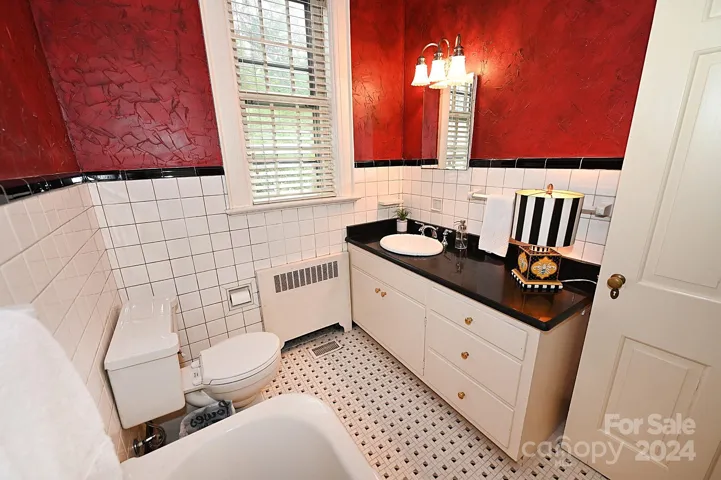 Main Level Bath