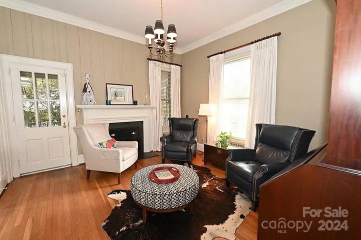 Upstairs Sitting Room/Bedroom