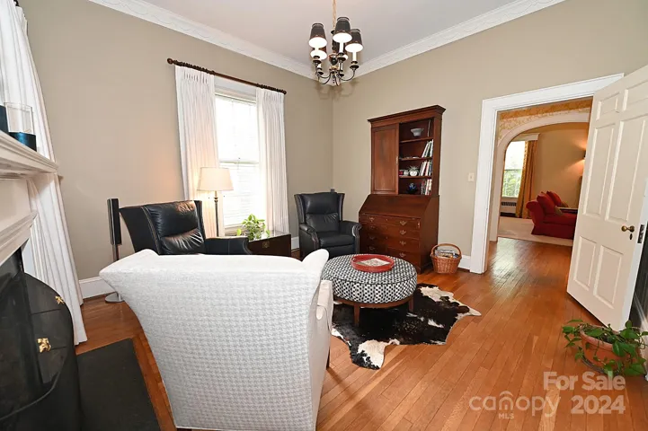 Upstairs Sitting Room/Bedroom