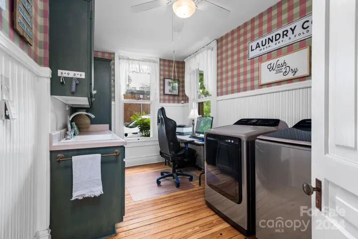 Laundry room/Office