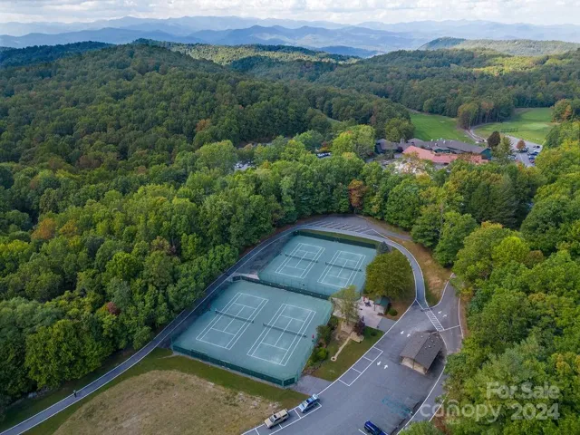 Connestee Falls Tennis Courts