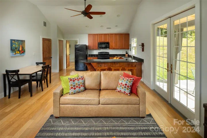 Open floor plan and side pation