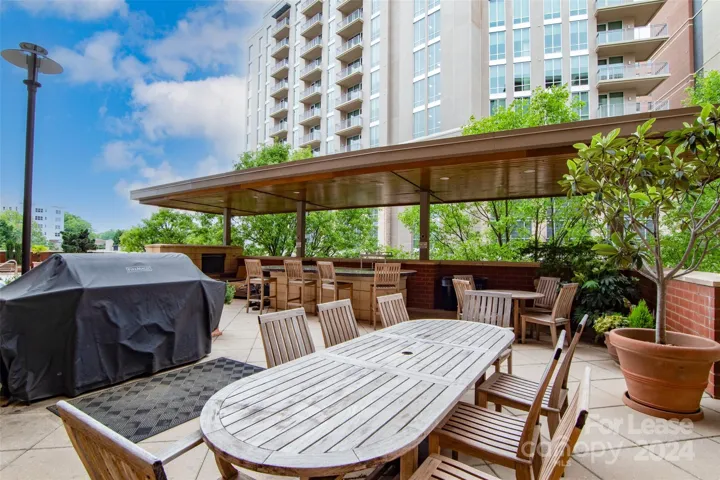 Rooftop Grilling/Dinning