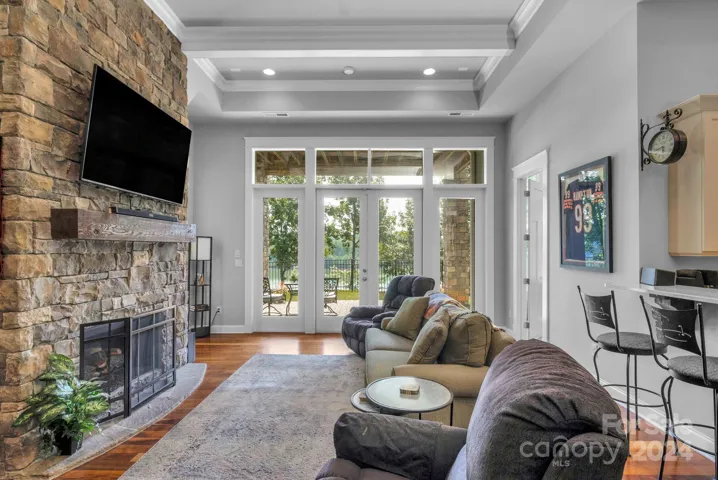 BASEMENT WALK OUT FAMILY ROOM