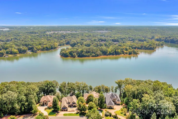 EXPANSIVE LAKE VIEWS!