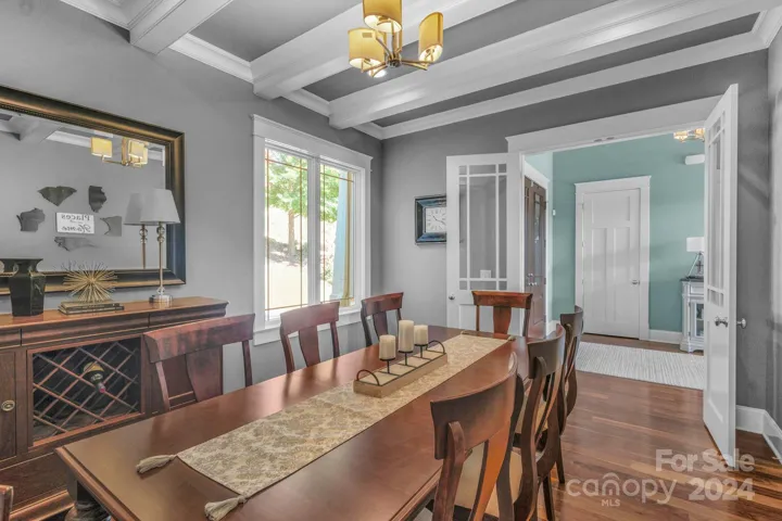 FORMAL DINING