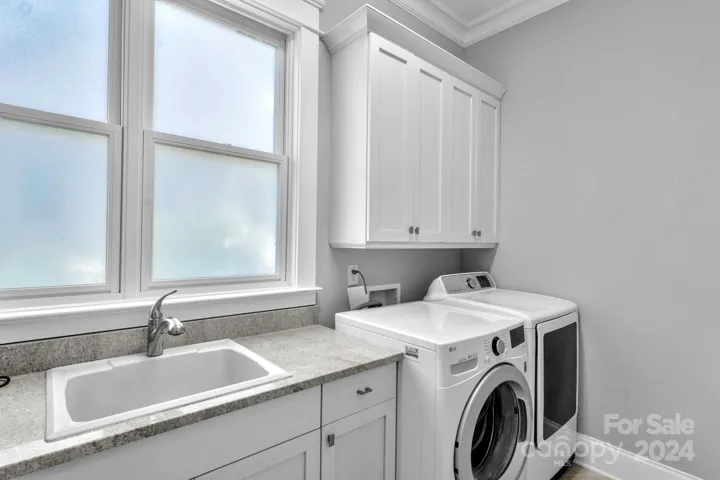 MAIN LEVEL LAUNDRY