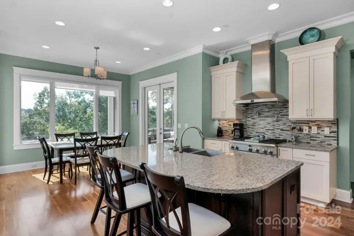 OPEN KITCHEN DINING