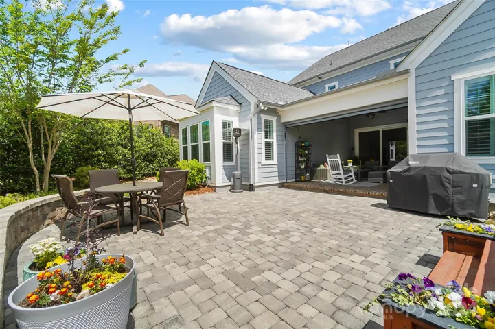 Additional view of the back yard.