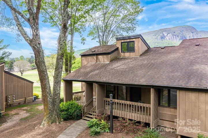 Whether you’re looking for a full-time residence or a vacation rental, this property offers it all.
