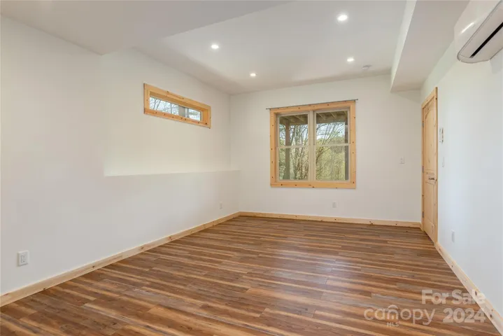 Bonus Room/Office in Basement