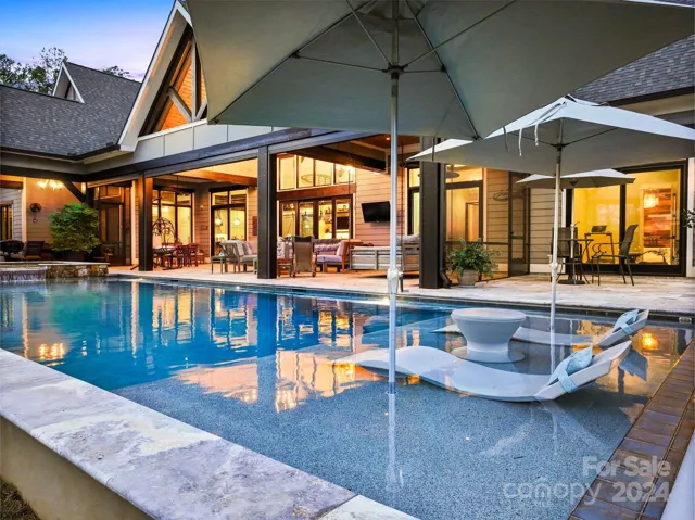 Pool with Tanning Ledge & Umbrellas