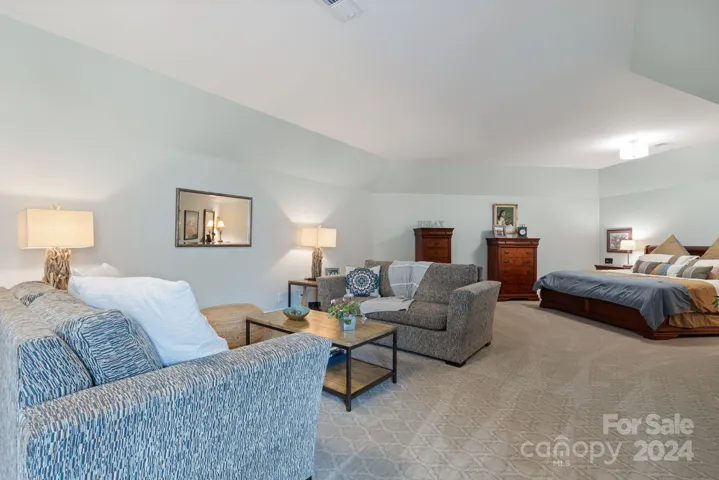 Large Bonus Room Above Garage