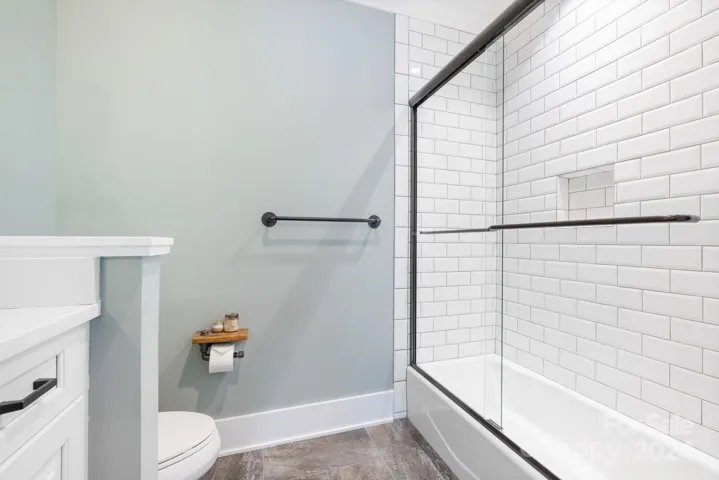 Ensuite Bath for Suite 4