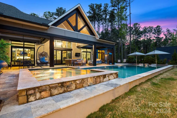 Large Spa with Propulsion Swim System