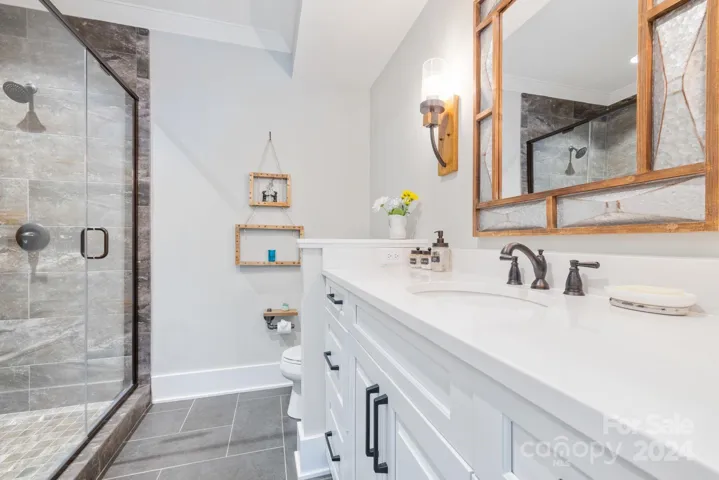 Ensuite Bath for Suite 3
