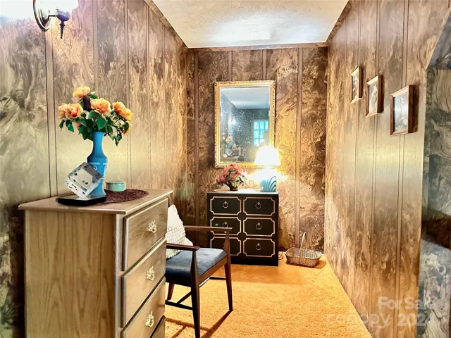 upstairs reading nook or office space