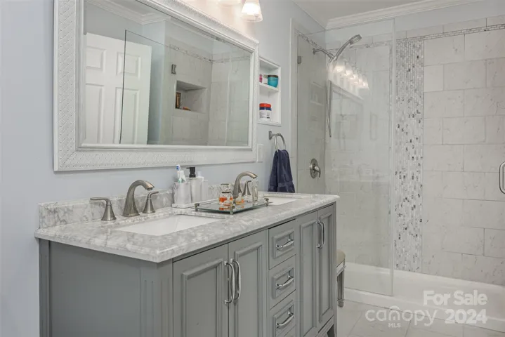 Beautiful Primary Ensuite