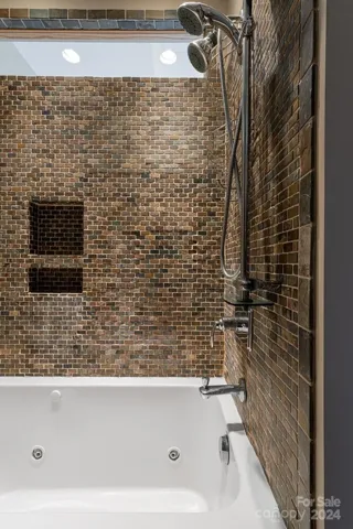 Primary Suite Bathroom