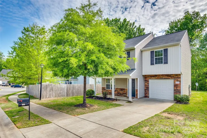 Welcome home to 213 Ravenridge Court!