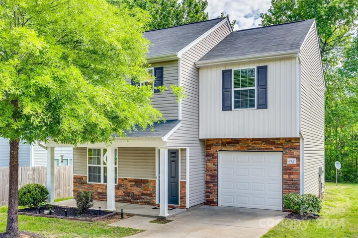 Move in Ready 4 bedroom home!