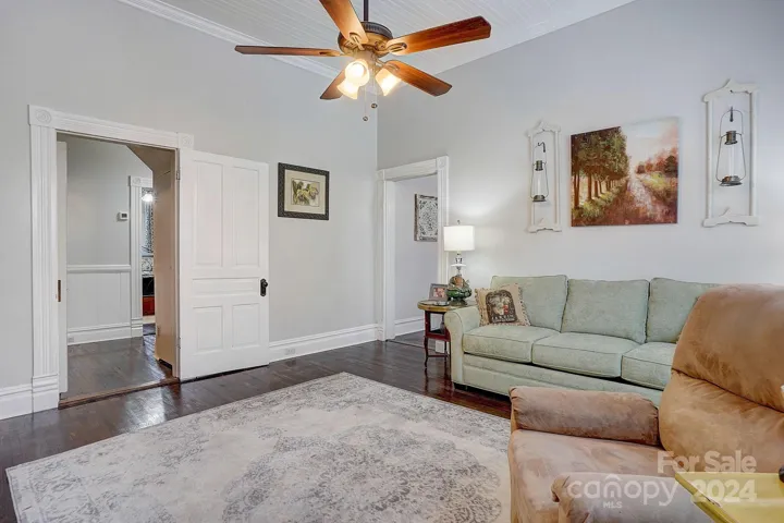 Den/Bedroom