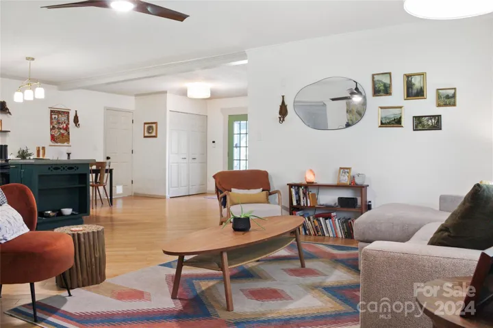 Open LR/DR/Kitchen