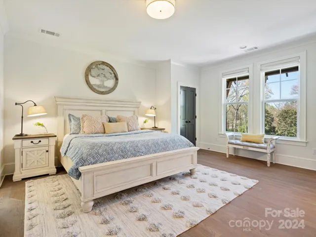 2nd floor guest bedroom with en-suite full bath