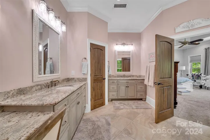 Amazing counter space