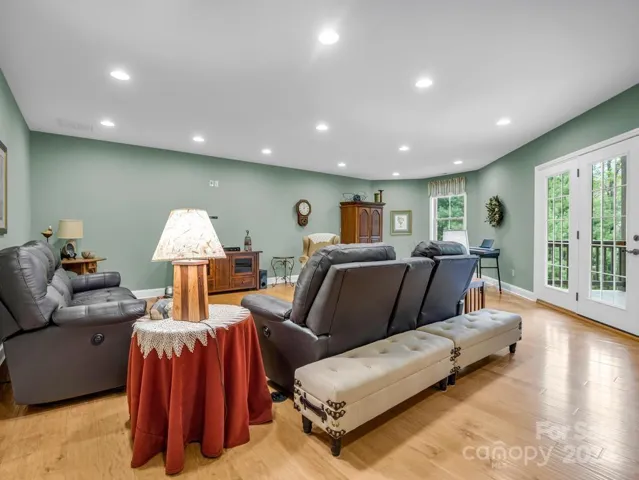 Lower living room space