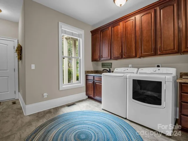 Laundry/Mud room
