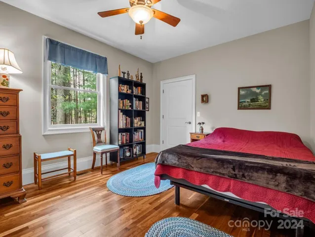 Guest bedroom 2